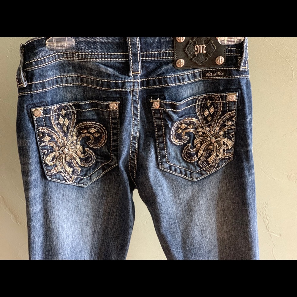 Miss Me Jeans Sz 28. Signature-Rise Bootcut